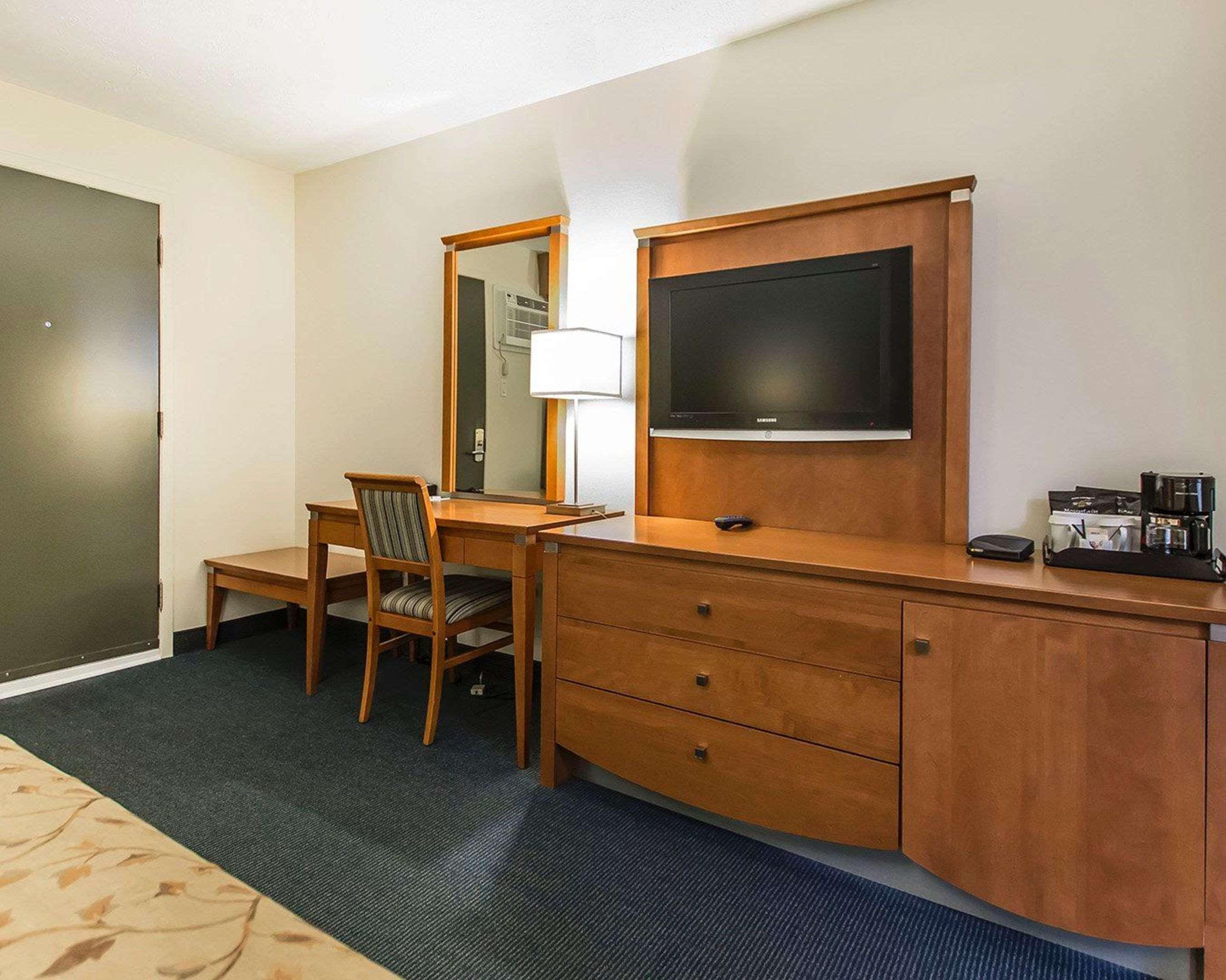 Quality Inn Rouyn-Noranda Exterior foto