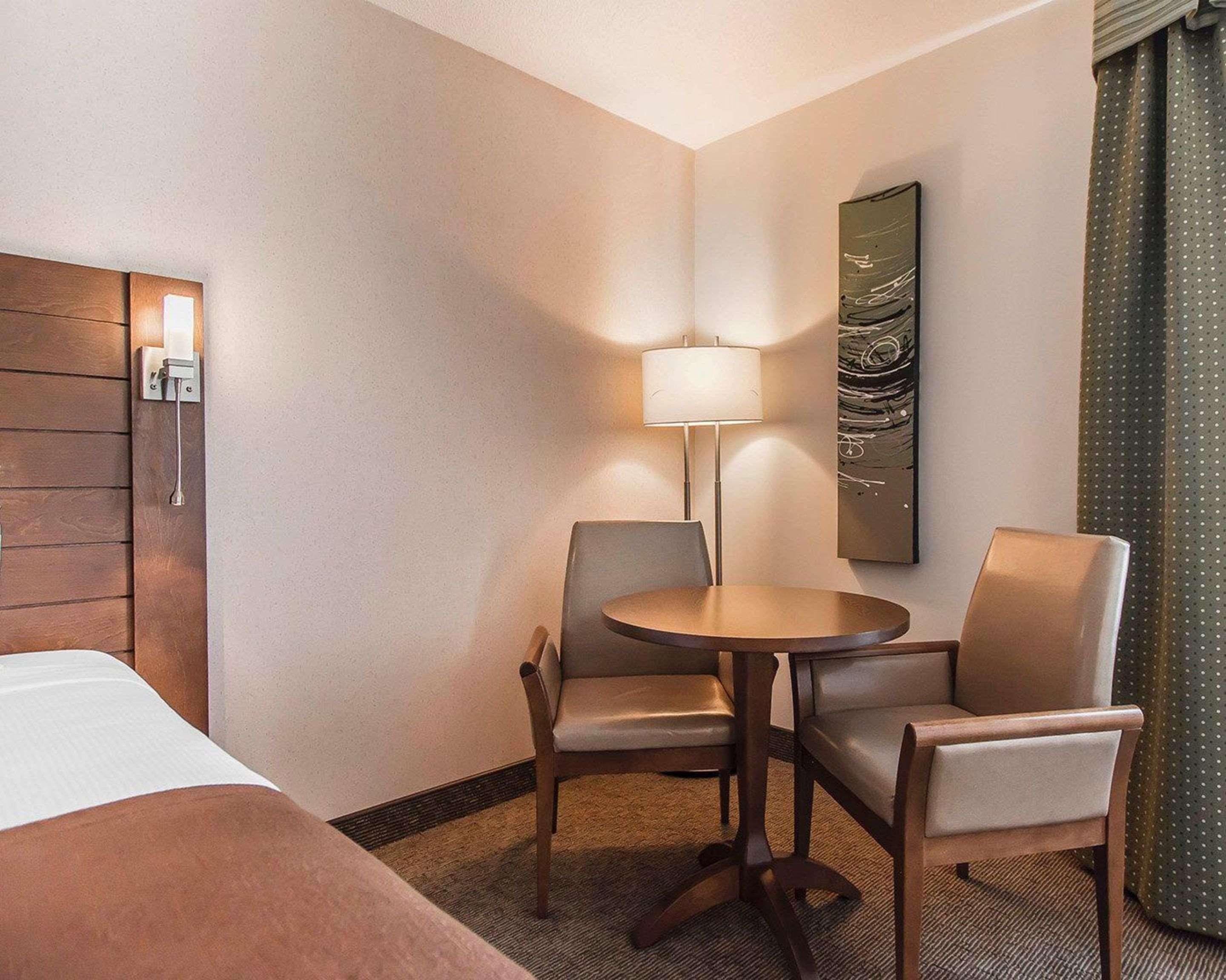 Quality Inn Rouyn-Noranda Exterior foto